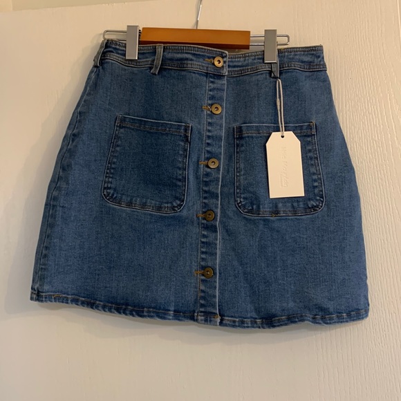Brand new mini denim skirt - Picture 1 of 3
